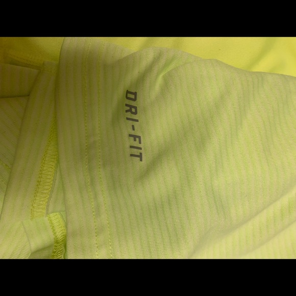 Nike Dri-Fit light pullover - Picture 3 of 3
